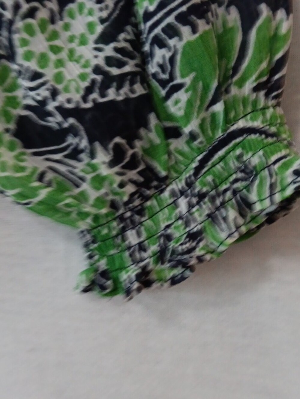 Liz Claiborne Green and Black Paisley Blouse - Picture 4 of 16